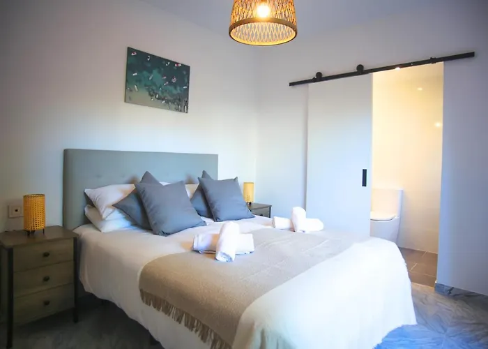 - 2br, 2bth Near Puerto Banus Marbella