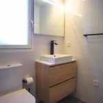 - 2br, 2bth Near Puerto Banus *