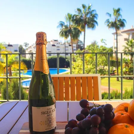 Walk To Puerto Banus, 2br, 2bth, Pool Lejlighed *