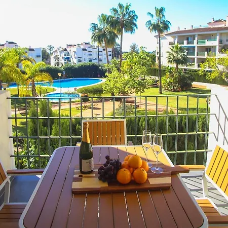 Walk To Puerto Banus, 2br, 2bth, Pool Apartment Marbella