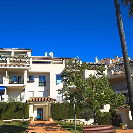 Apartment Walk To Puerto Banus, 2br, 2bth, Pool