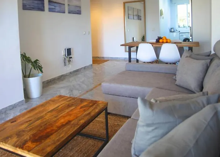- 2br, 2bth Near Puerto Banus Lejlighed