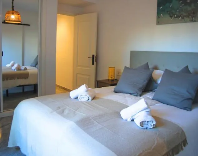 Walk To Puerto Banus, 2br, 2bth, Pool * Marbella