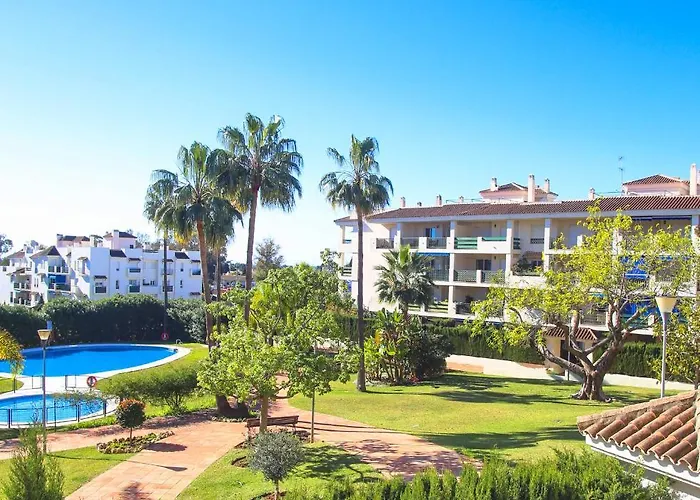 - 2br, 2bth Near Puerto Banus *