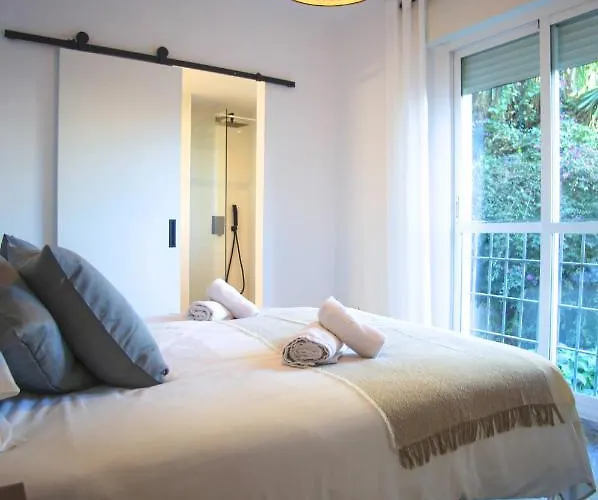 Walk To Puerto Banus, 2br, 2bth, Pool * Marbella