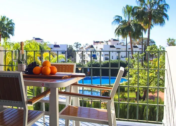 - 2br, 2bth Near Puerto Banus * מארבלה