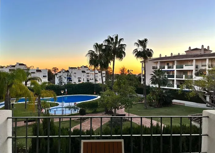 Apartament Marbella Home Rentals - 2Br, 2Bth Apartment Near Puerto Banus *
