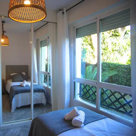 - 2br, 2bth Near Puerto Banus *